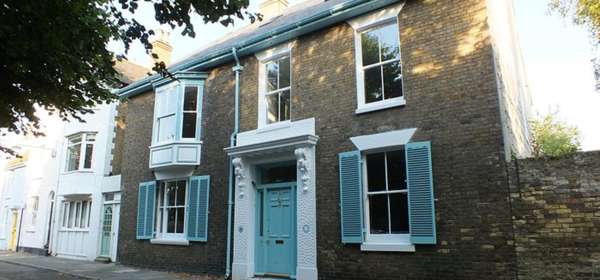 Front of Bear's Well Bed & Breakfast