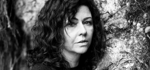 B/W photo of Polly Paulusma 