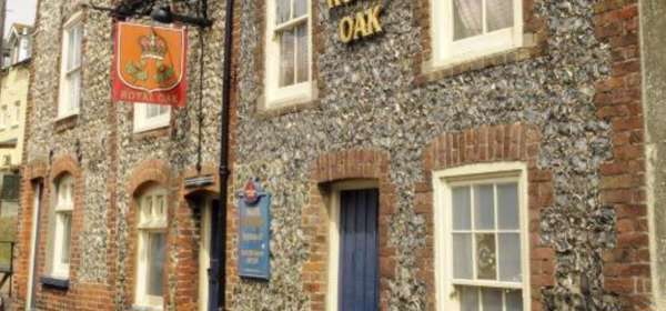 Front view of the Royal Oak pub